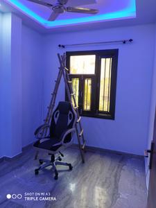 Gallery Cover Image of 800 Sq.ft 3 BHK Independent Floor for buy in Sector 17 Rohini for 6500000