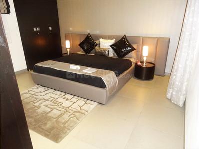 Gallery Cover Image of 790 Sq.ft 2 BHK Apartment for buy in Malad West for 14500000