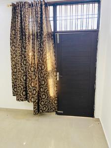 Gallery Cover Image of 650 Sq.ft 1 BHK Independent Floor for rent in RWA East Of Kailash SFS Flats, Garhi for 15000