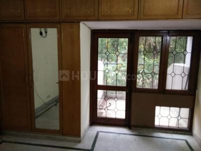Gallery Cover Image of 2200 Sq.ft 3 BHK Independent Floor for buy in Vasant Kunj for 23000000