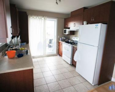 Gallery Cover Image of 1250 Sq.ft 2 BHK Apartment for buy in Sector 78 for 7000000
