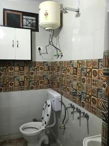 Gallery Cover Image of 500 Sq.ft 1 BHK Apartment for rent in DLF Capital Greens, Karampura for 12000