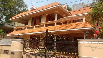 Gallery Cover Image of 3500 Sq.ft 5 BHK Independent House for buy in Ulloor for 19000000