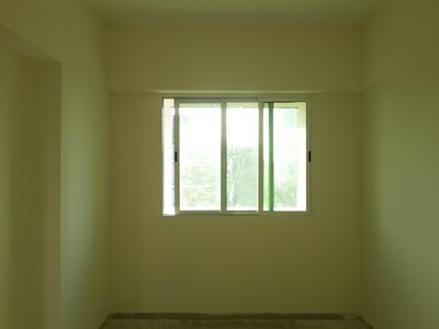 Gallery Cover Image of 410 Sq.ft 1 BHK Apartment for rent in Malad East for 25000