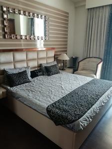 Gallery Cover Image of 1400 Sq.ft 3 BHK Apartment for buy in Sector 150 for 9650000