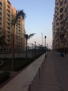 Gallery Cover Image of 1350 Sq.ft 3 BHK Apartment for buy in Bhopura for 3865901