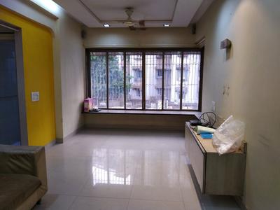 Gallery Cover Image of 825 Sq.ft 2 BHK Independent Floor for rent in Malad East for 35000