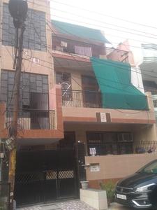 Building Image of Girls PG in Sector 55