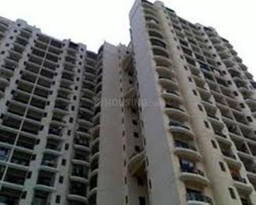 Gallery Cover Image of 800 Sq.ft 2 BHK Apartment for buy in Malad East for 15000000