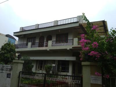 Gallery Cover Image of 4500 Sq.ft 7 BHK Independent House for buy in Arera Colony for 55000000