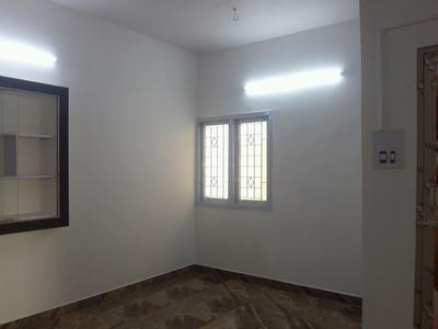 Gallery Cover Image of 450 Sq.ft 1 BHK Apartment for buy in Nanganallur for 2500000