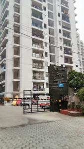 Gallery Cover Image of 1470 Sq.ft 3 BHK Apartment for rent in Aarcity Krishna Apra Sapphire, Vaibhav Khand for 16000