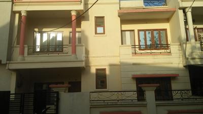 Gallery Cover Image of 1400 Sq.ft 3 BHK Independent Floor for buy in Peer Gate Area for 6000000