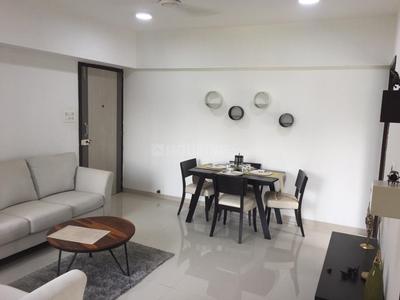 Gallery Cover Image of 750 Sq.ft 2 BHK Apartment for buy in Malad West for 12000000