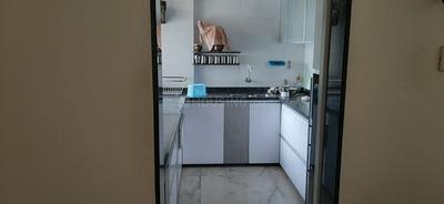 Gallery Cover Image of 1100 Sq.ft 2 BHK Apartment for buy in Kandivali West for 27000000