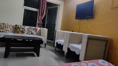 Gallery Cover Image of 1650 Sq.ft 3 BHK Apartment for rent in GOLF CITY, Sector 75 for 20000