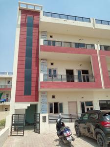 Gallery Cover Image of 1250 Sq.ft 3 BHK Independent Floor for buy in Mansha Luxury Floors, Sector 73 for 3900000