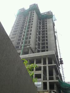 Gallery Cover Image of 915 Sq.ft 2 BHK Apartment for buy in Malad East for 17200000