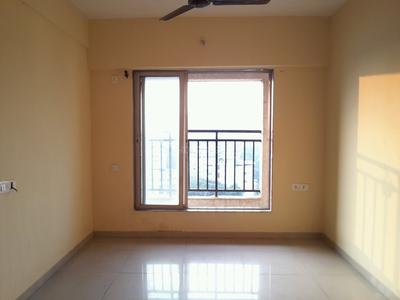Gallery Cover Image of 950 Sq.ft 2 BHK Apartment for buy in Thane West for 14000000