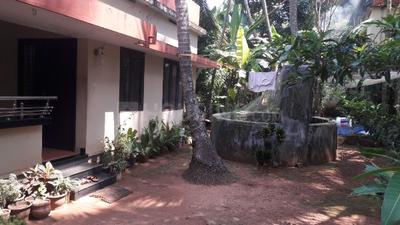 Gallery Cover Image of 800 Sq.ft 2 BHK Independent House for buy in Paroppadi for 2800000