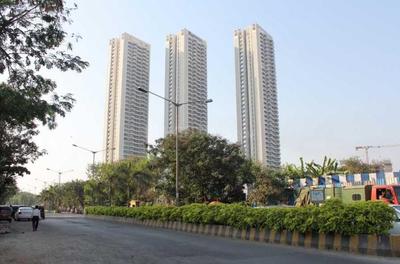 Gallery Cover Image of 1105 Sq.ft 2 BHK Apartment for buy in Malad West for 23000000