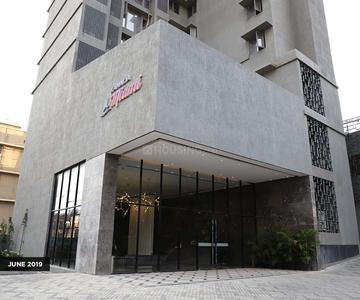 Gallery Cover Image of 1280 Sq.ft 3 BHK Apartment for buy in Mahim for 65000000