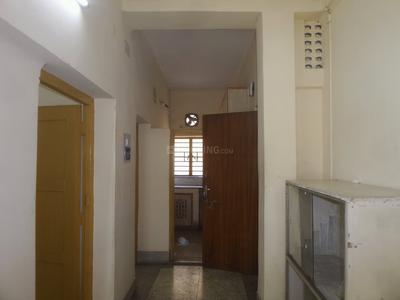 Gallery Cover Image of 750 Sq.ft 2 BHK Apartment for buy in Lake Gardens for 3500000