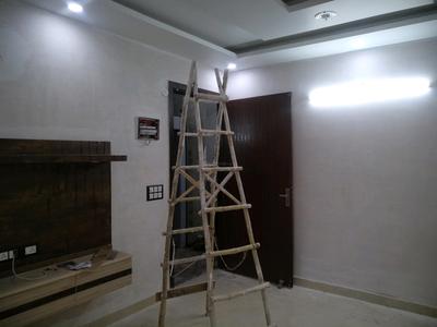 Gallery Cover Image of 700 Sq.ft 2 BHK Apartment for buy in Mahavir Enclave for 3900000