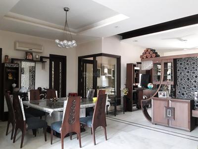 Gallery Cover Image of 7000 Sq.ft 4 BHK Independent House for buy in Sector 31 for 65000000