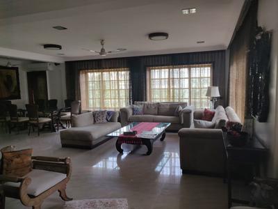 Gallery Cover Image of 9000 Sq.ft 5 BHK Independent Floor for buy in Khar West for 210000000
