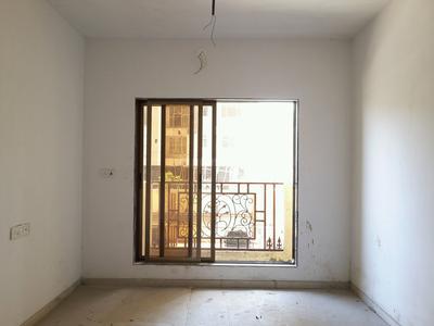 Gallery Cover Image of 650 Sq.ft 1 BHK Apartment for buy in Thane West for 6800000