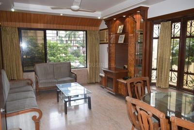 Gallery Cover Image of 580 Sq.ft 1 BHK Apartment for rent in Prabhadevi for 50000