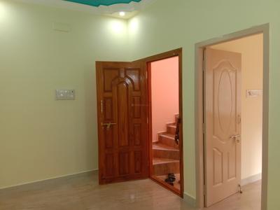Gallery Cover Image of 850 Sq.ft 2 BHK Independent House for buy in Ayappakkam for 4000000