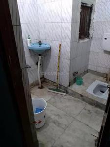 शालीमार गार्डन में हैप्पी होम पीजी फॉर बॉइज़ में कॉमन बाथरूम की तस्वीर