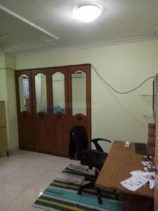 Gallery Cover Image of 800 Sq.ft 2 BHK Apartment for buy in Bandra West for 30000000