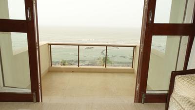Gallery Cover Image of 2000 Sq.ft 4 BHK Apartment for buy in Bandra West for 210000000