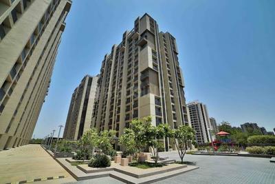 Gallery Cover Image of 1140 Sq.ft 2 BHK Apartment for buy in Shela for 3750000