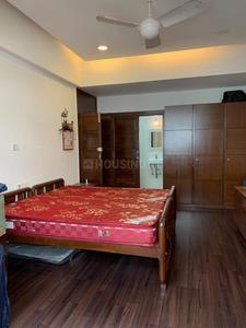 Gallery Cover Image of 1200 Sq.ft 2 BHK Apartment for rent in Marine Lines for 160000