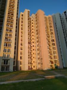 Gallery Cover Image of 1350 Sq.ft 3 BHK Apartment for buy in Sector 151 for 3800000
