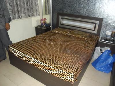 Gallery Cover Image of 650 Sq.ft 1 BHK Apartment for buy in Malad West for 12000000