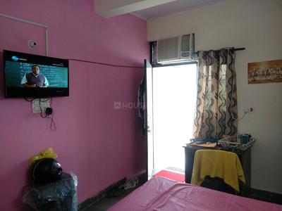 Gallery Cover Image of 500 Sq.ft 1 RK Independent Floor for rent in Yadav Apartment, Sector 51 for 9000