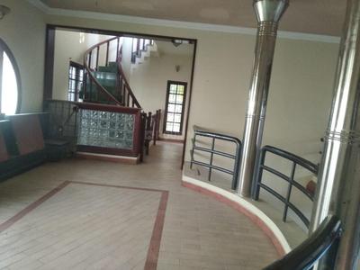 Gallery Cover Image of 6000 Sq.ft 5 BHK Independent House for buy in Mugalivakkam for 37500000