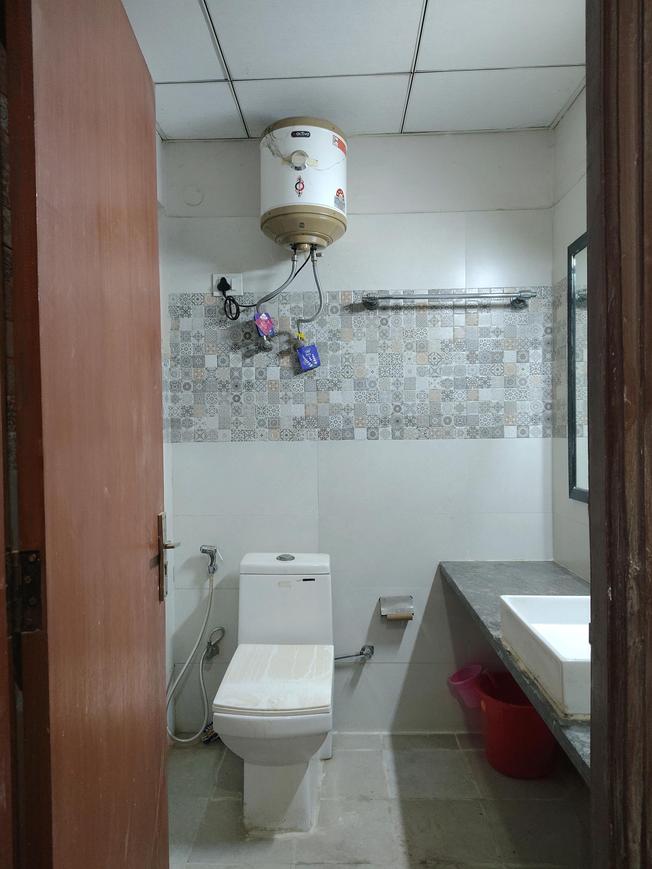 Paramount Pine And Oak Studio - Image 4