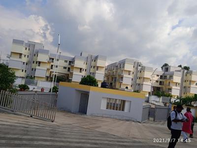 Gallery Cover Image of 400 Sq.ft 1 BHK Apartment for buy in Golf City for 1600000