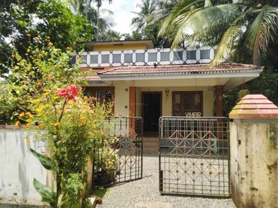 Gallery Cover Image of 1000 Sq.ft 2 BHK Independent House for buy in Ottapalam for 2150000