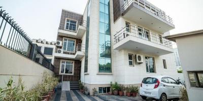 Gallery Cover Image of 15714 Sq.ft 10 BHK Independent House for buy in Sector 38 for 65000000