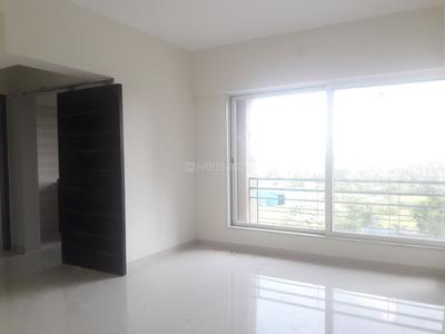 Gallery Cover Image of 652 Sq.ft 1 BHK Apartment for buy in Malad West for 10000000