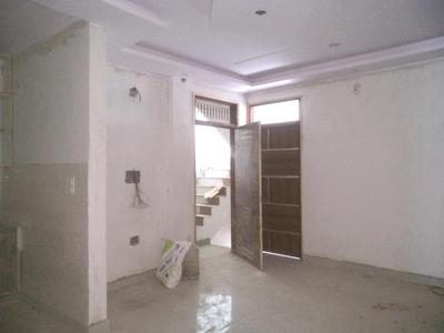 Gallery Cover Image of 900 Sq.ft 3 BHK Apartment for buy in Dwarka Mor for 4800000