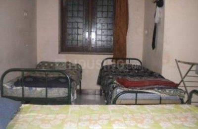 Bedroom Image of Royal Palace Men's Hostel in Padi
