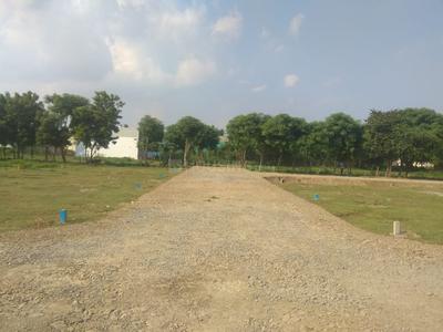 Gallery Cover Image of Sq.ft Residential Plot for buy in Kolapakkam for 3235200